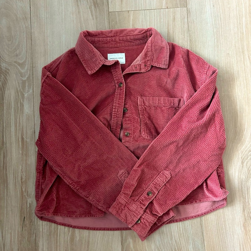 American Eagle cropped button up